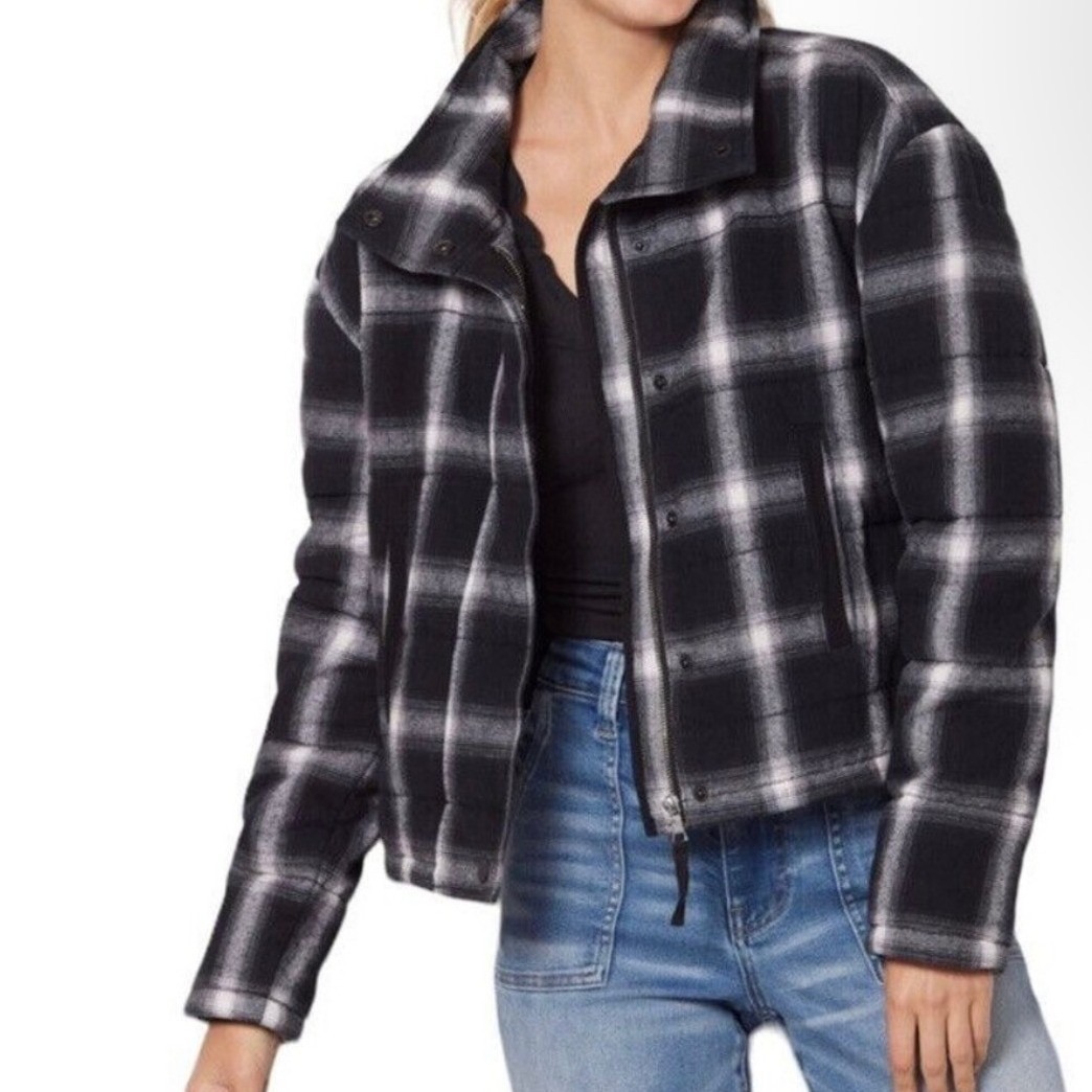 Evereve Lucy Plaid Button Up Shirt Jacket Women's Black White Pink Size S